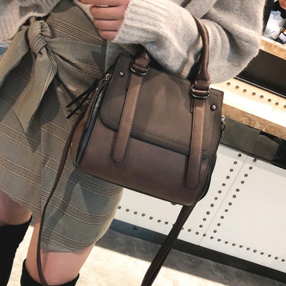 Duke Hudson- Leather Shoulder Bag - Picture 4 of 12